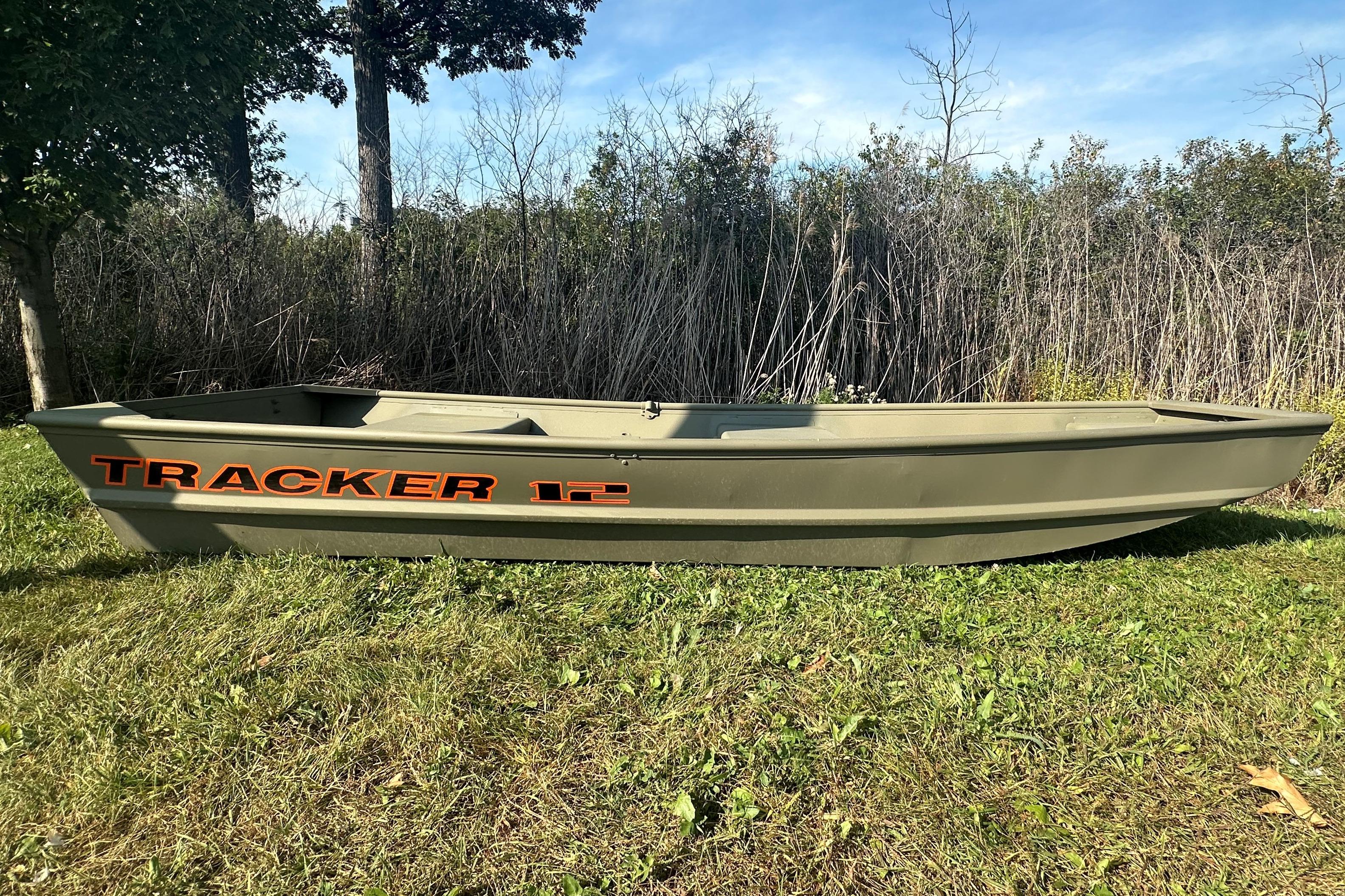 2026 Tracker Grizzly 12 Jon