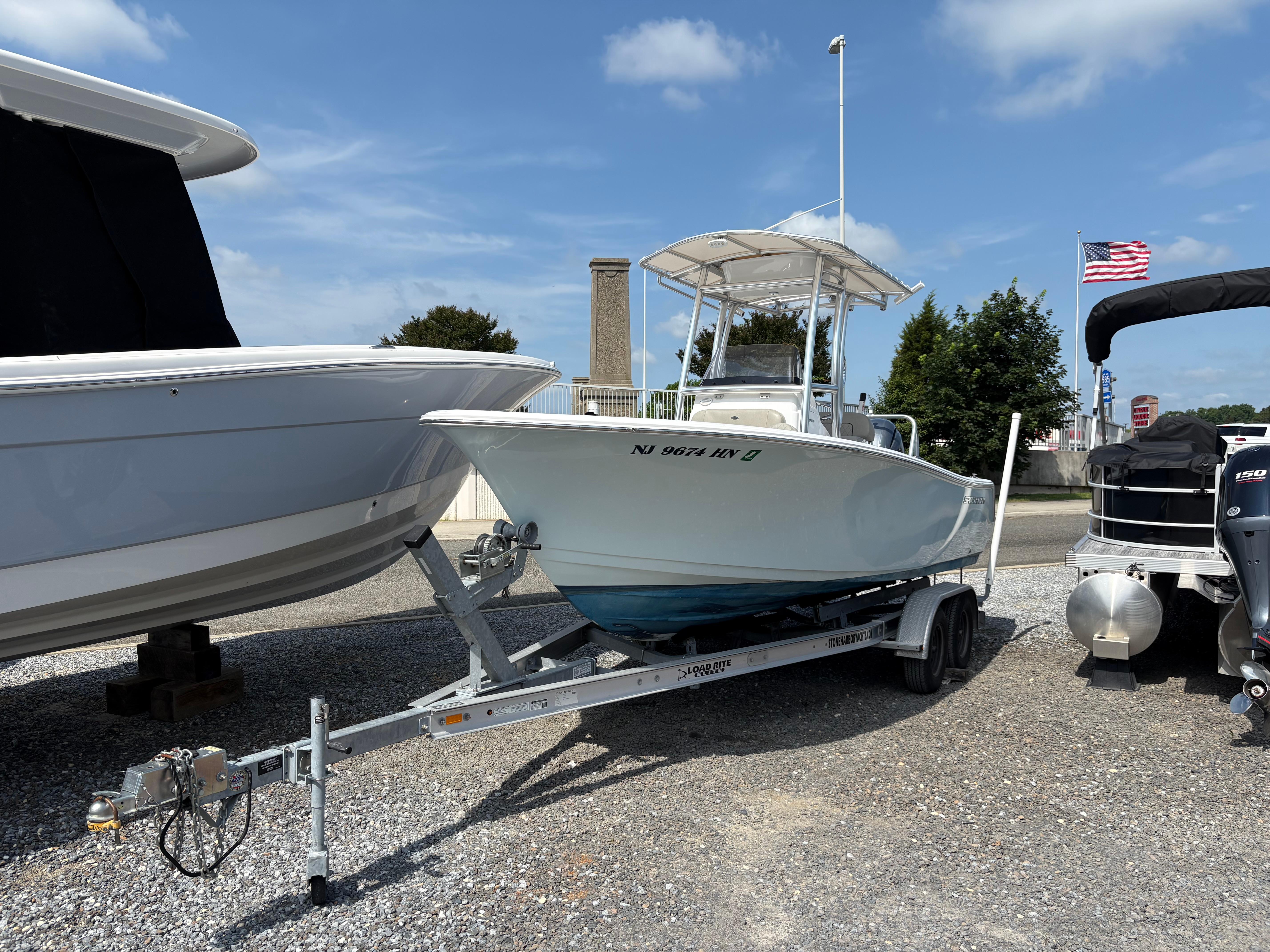 2022 Sportsman Open 212 Center Console