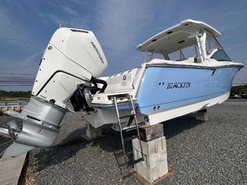 2024 Blackfin 302DC