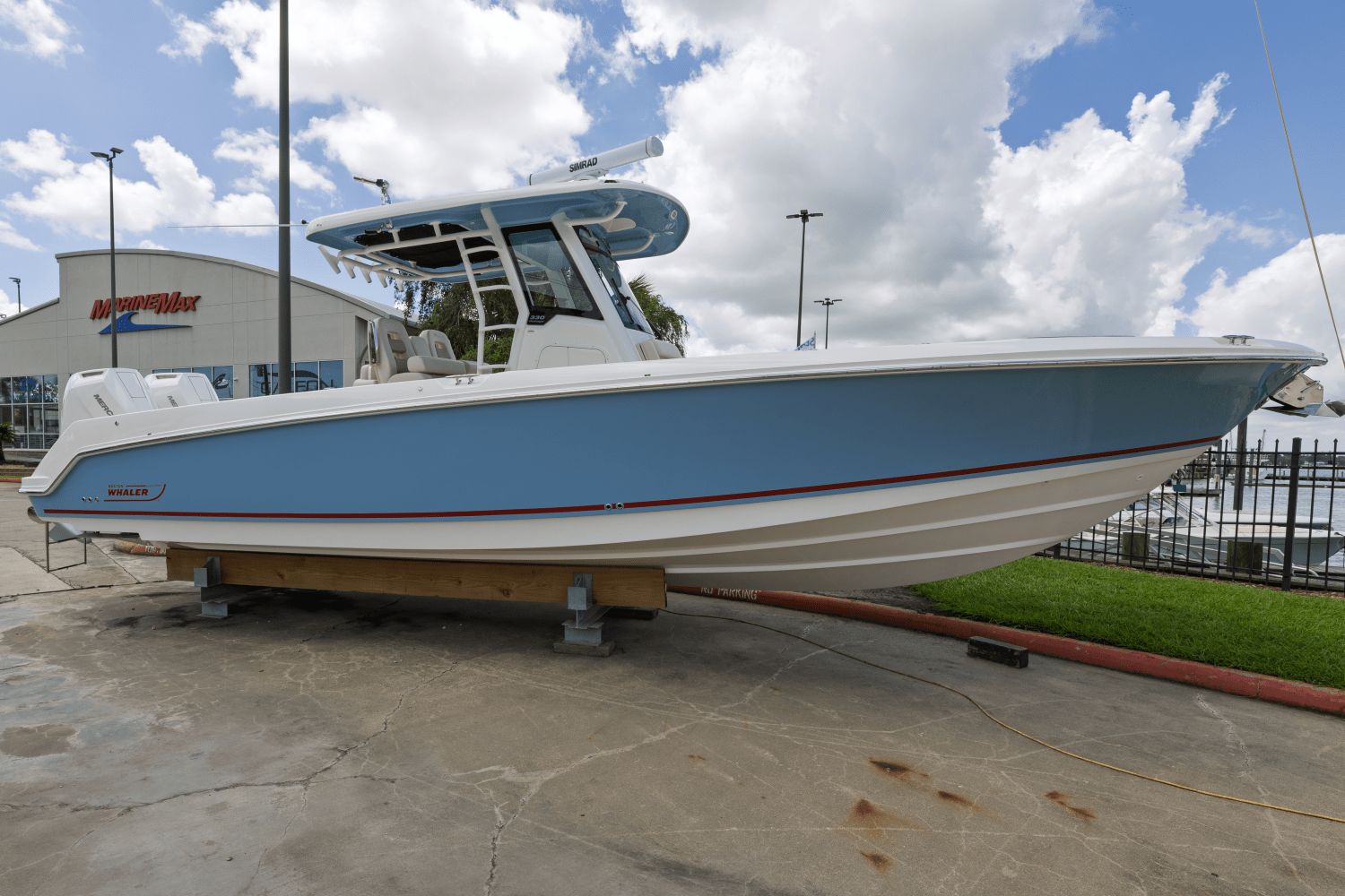2025 Boston Whaler 330 Outrage