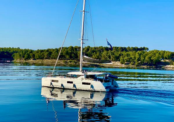 2021 Lagoon 46