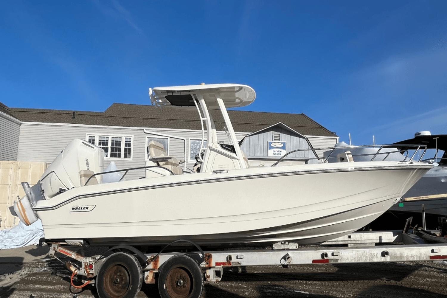 2025 Boston Whaler 250 Dauntless
