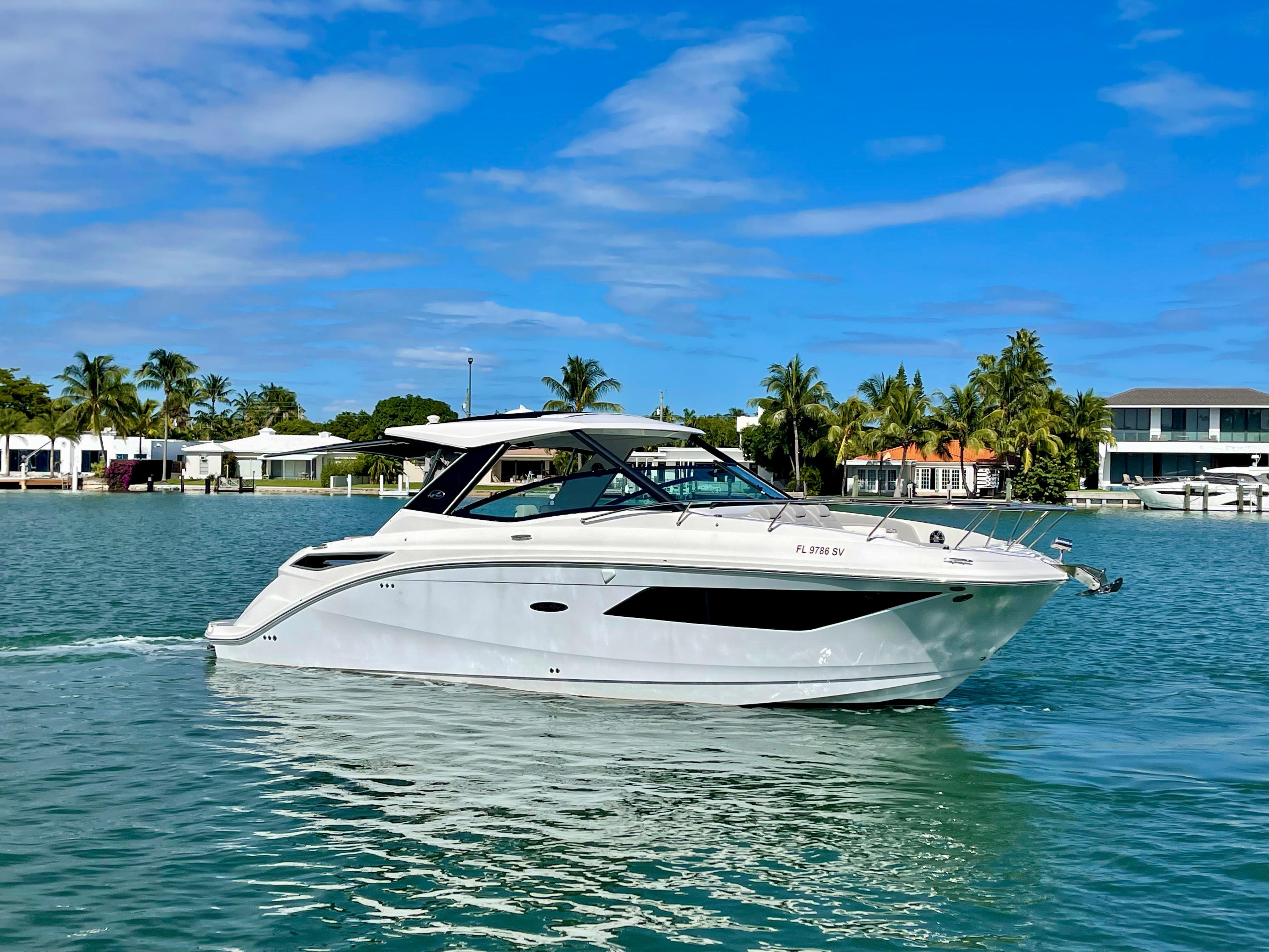 2024 Sea Ray 320 Sundancer