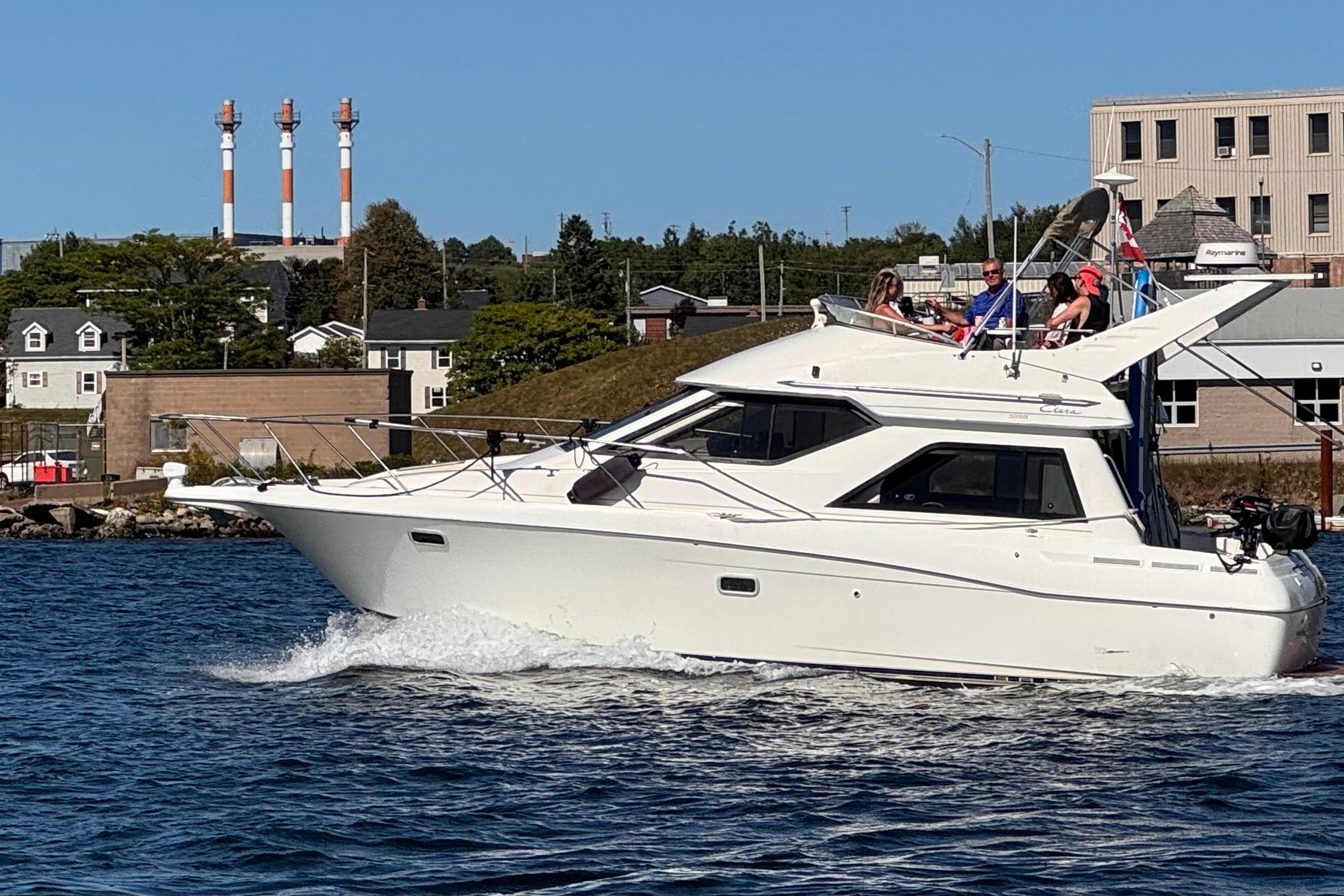 2000 Bayliner 3258 Ciera Command Bridge DX