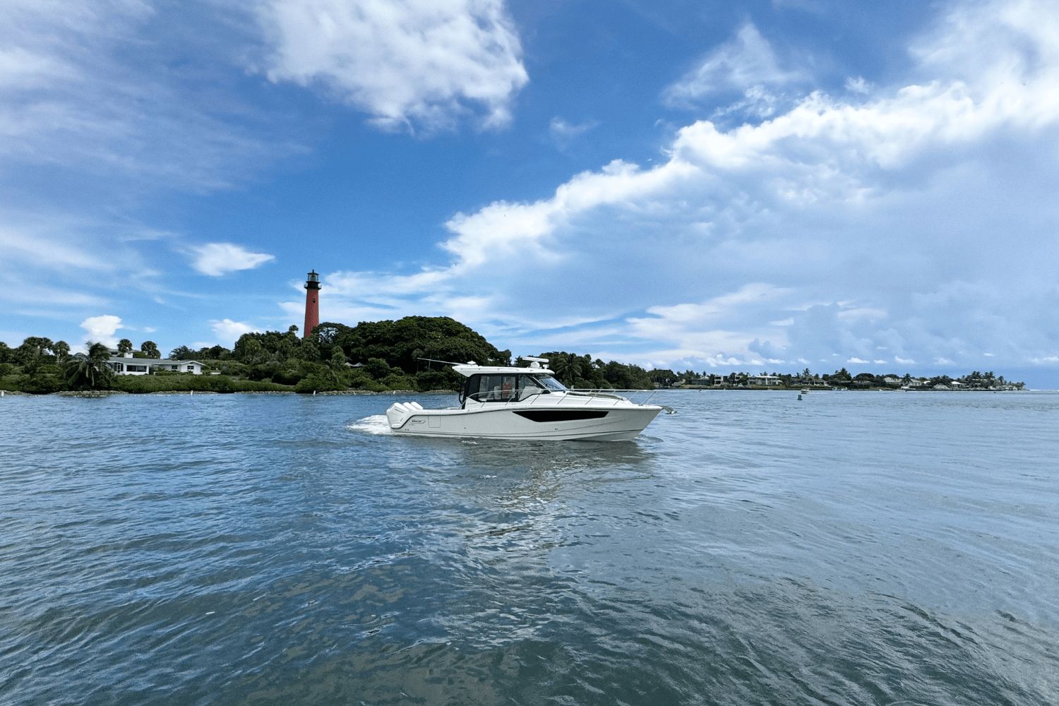 2026 Boston Whaler 365 Conquest