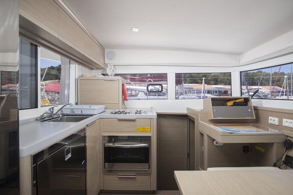 2024 Lagoon 40