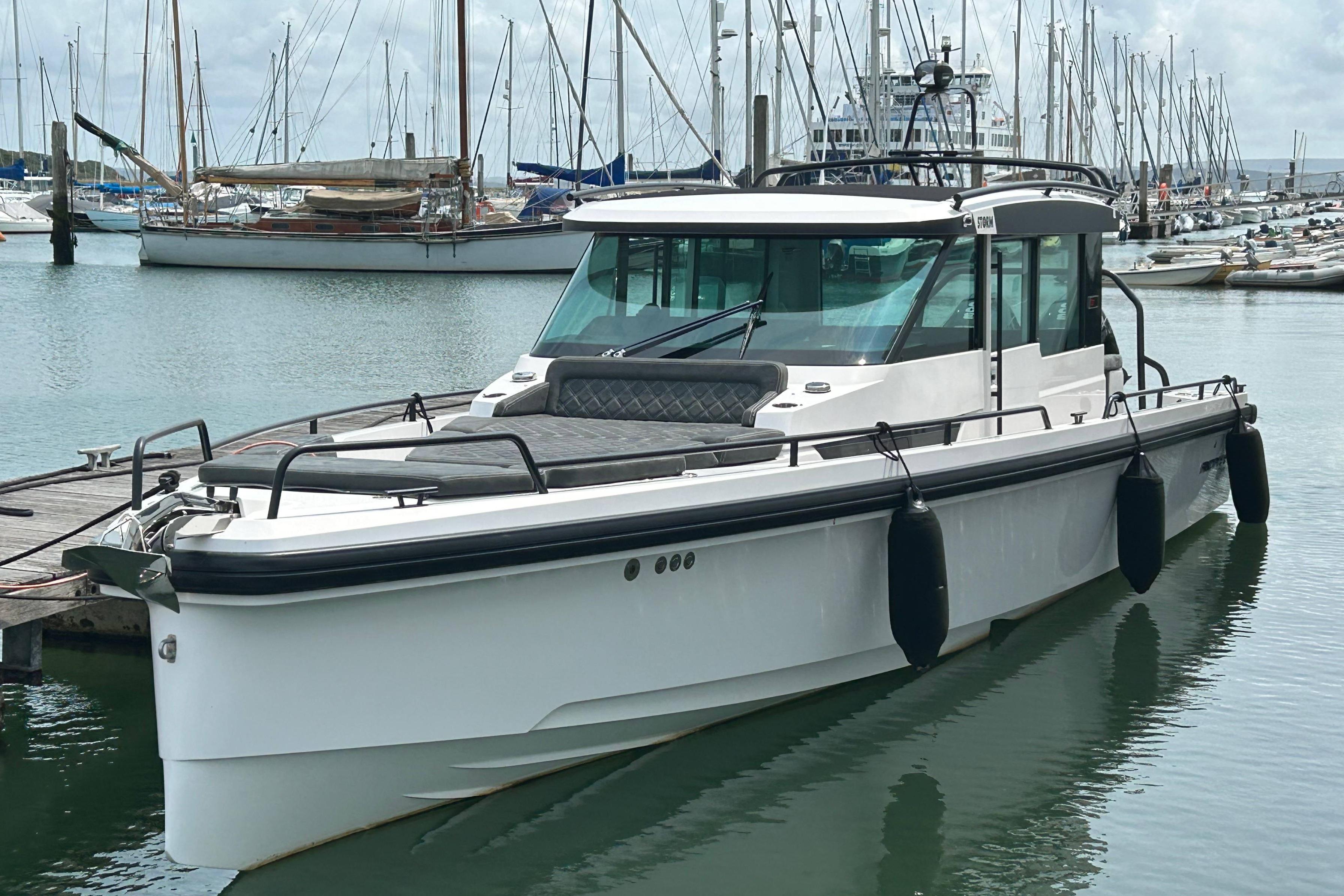 2019 Axopar 37 Sports Cabin