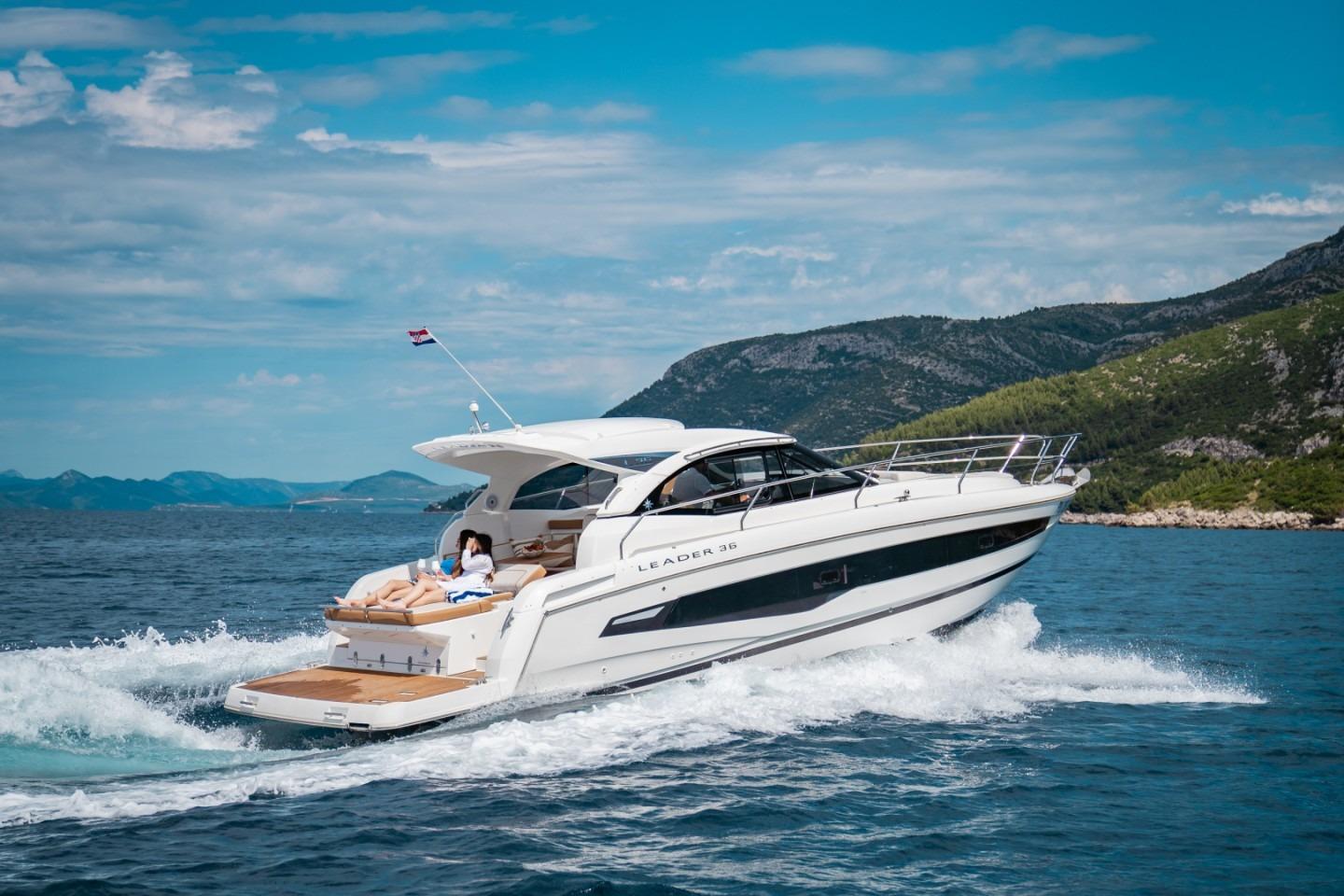 2020 Jeanneau Leader 36