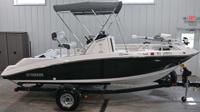 2016 Yamaha Boats 190 FSH Sport