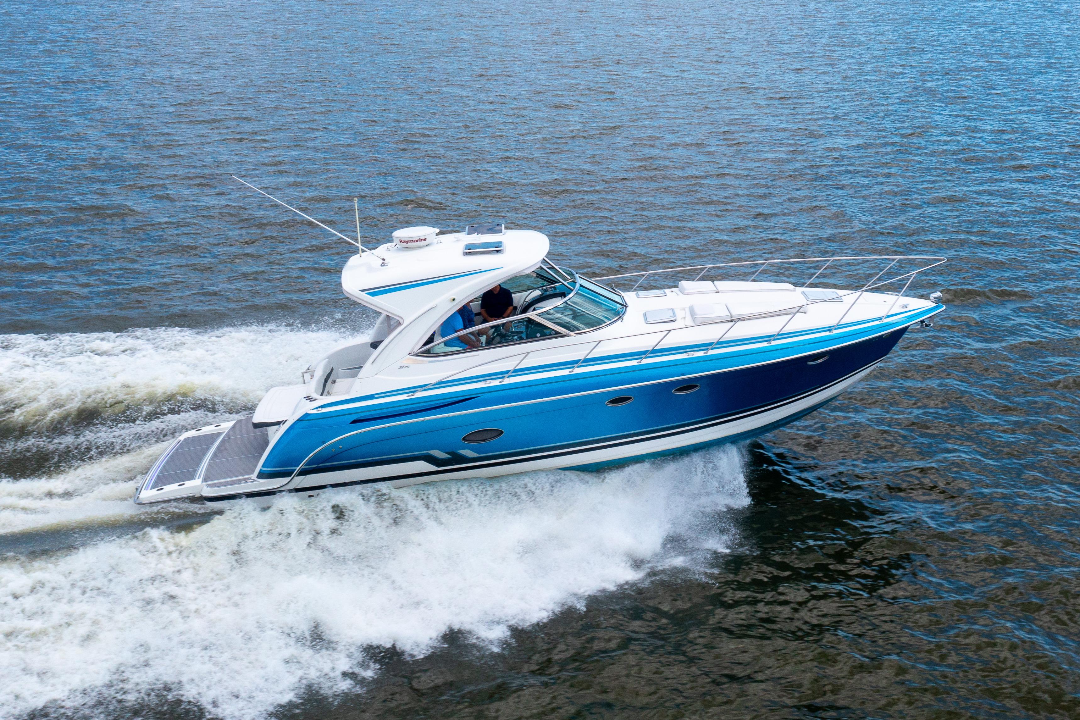 Formula 37 Performance Cruiser 2018 Formula 37 Performance Cruiser speeding on open water.