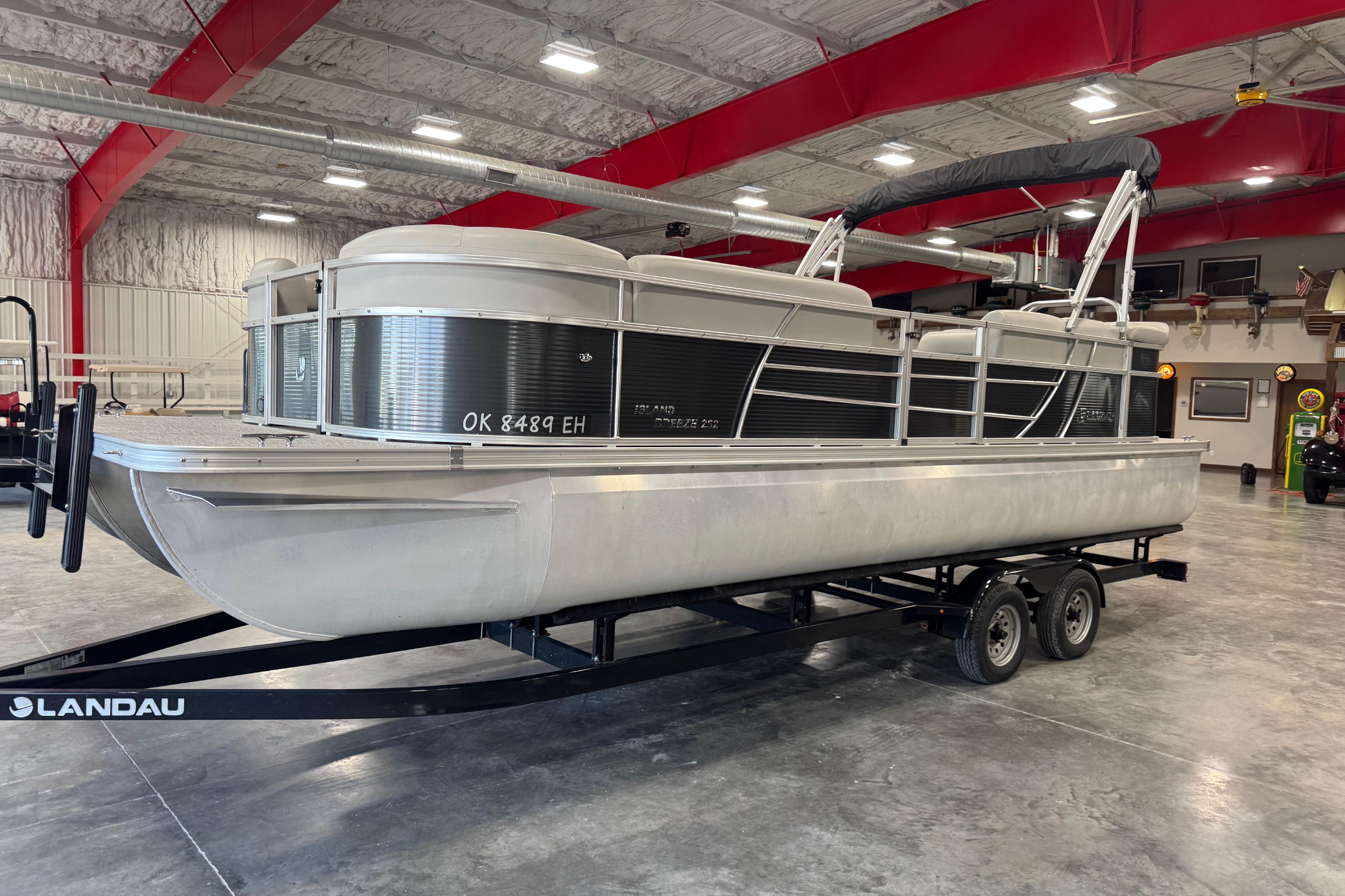 2022 Landau Island Breeze 252