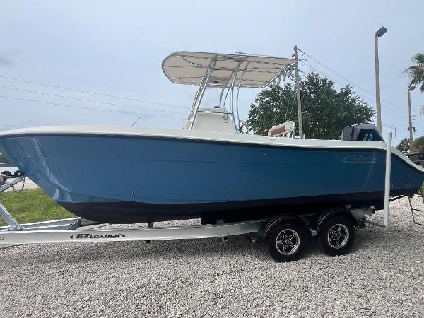 2022 Cobia 237 Center Console