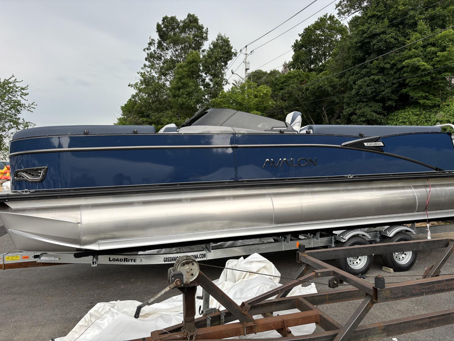 2025 Avalon Catalina Quad Lounger Windshield