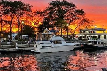 1994 Carver 350 Aft Cabin Motor Yacht