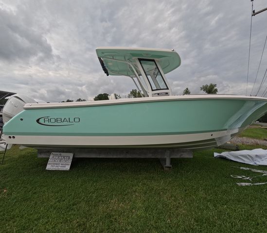 2026 Robalo Center Console R250 In Stock