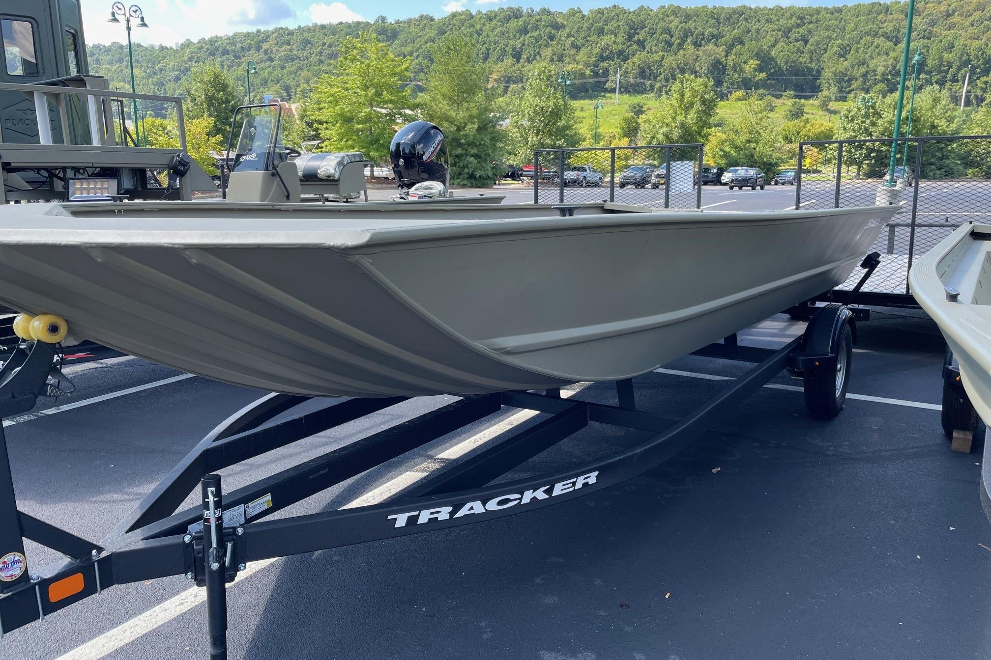 2026 Tracker GRIZZLY 2072 Utility