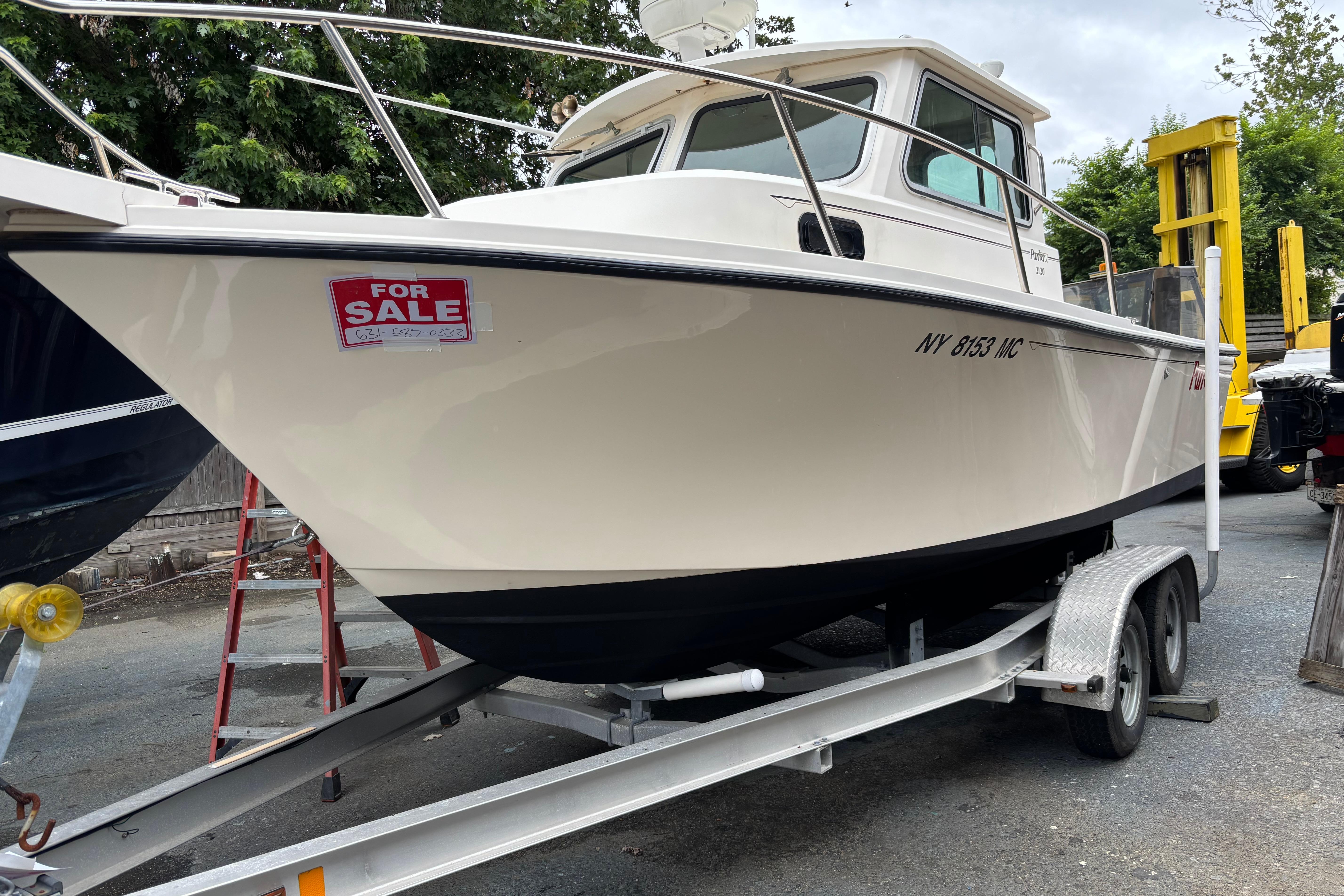 2005 Parker 2120 Sport Cabin