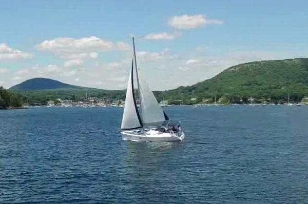 2004 Hunter 36