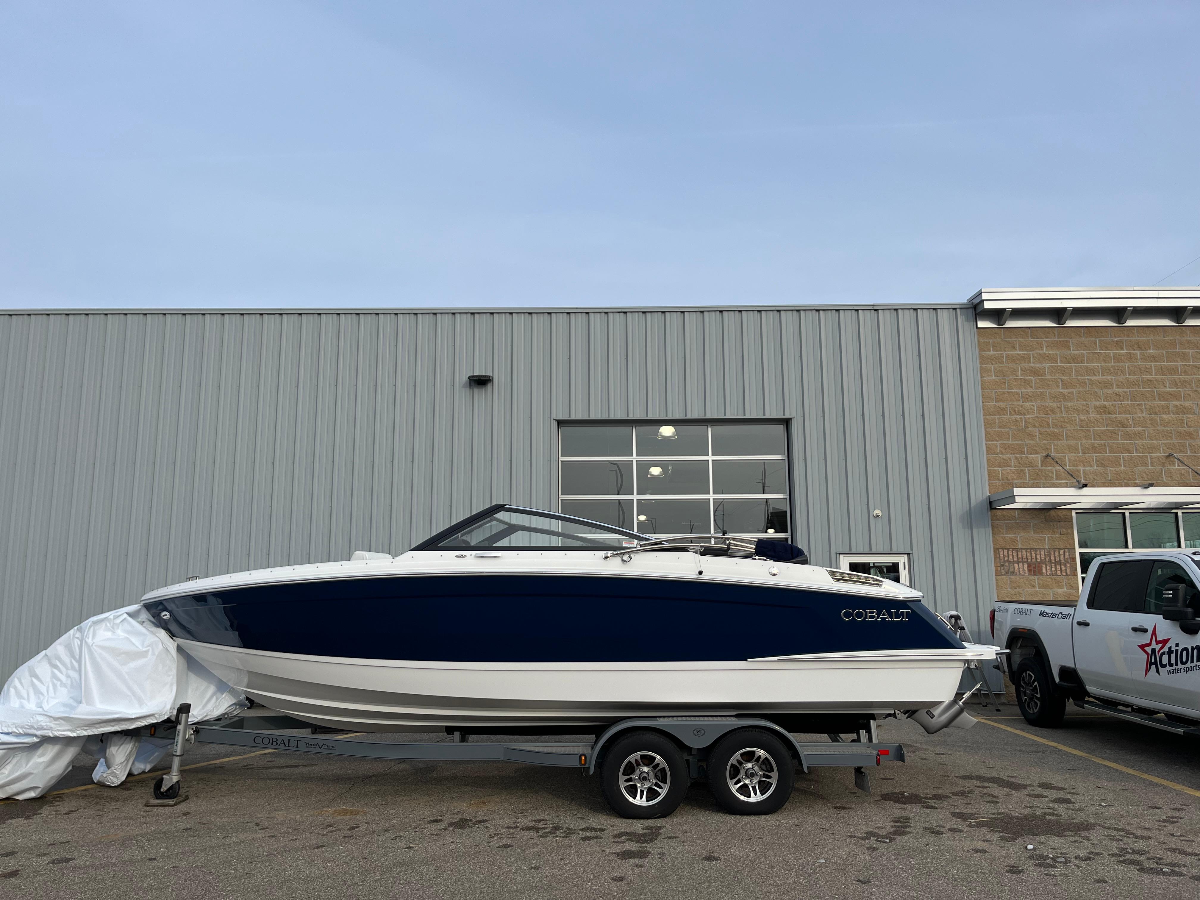 2024 Cobalt R4, Traverse City Stati Uniti - boats.com