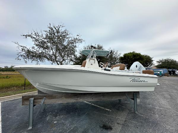 2025 Pioneer 180 Islander