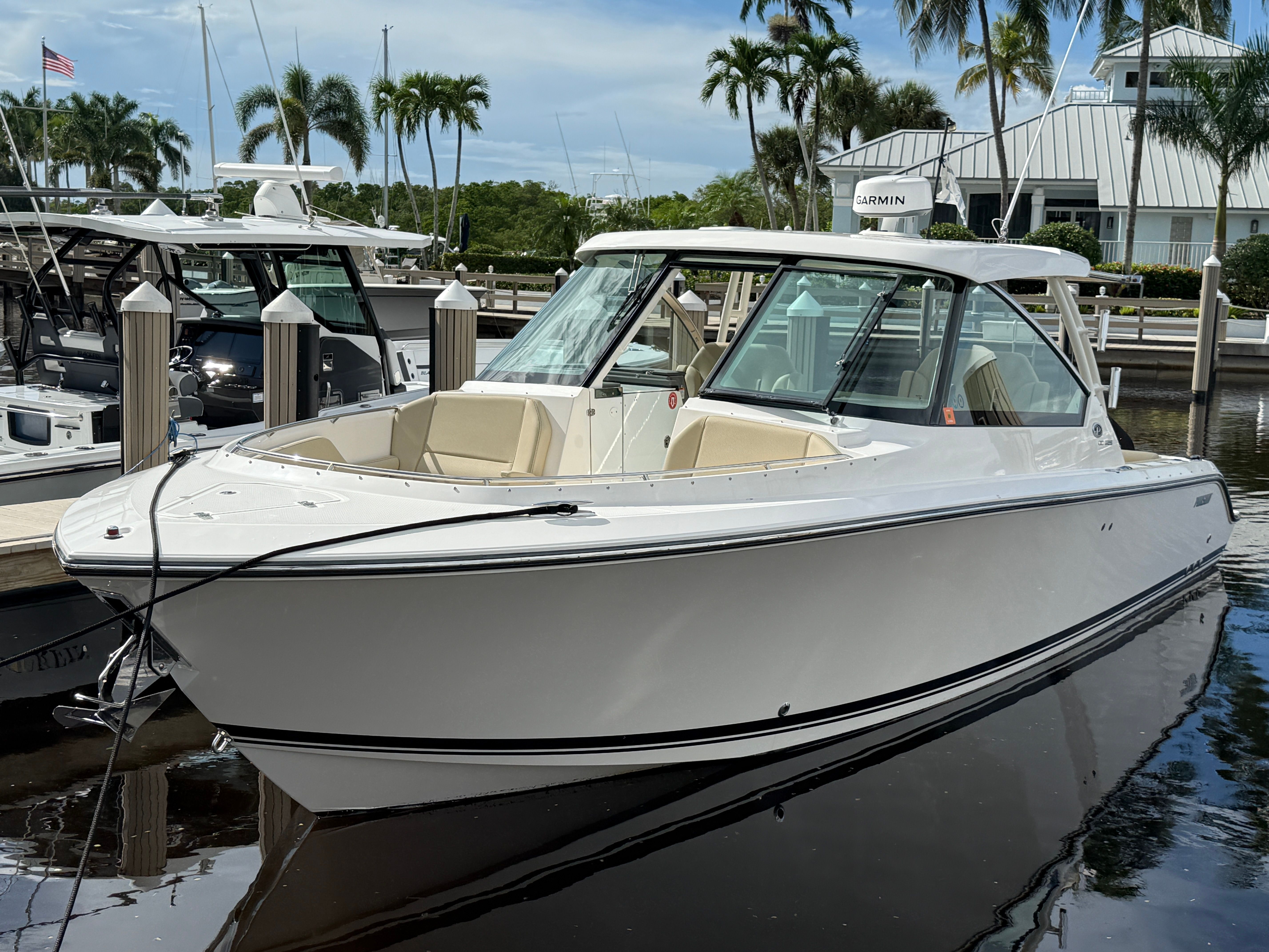 2017 Pursuit DC 325 Dual Console