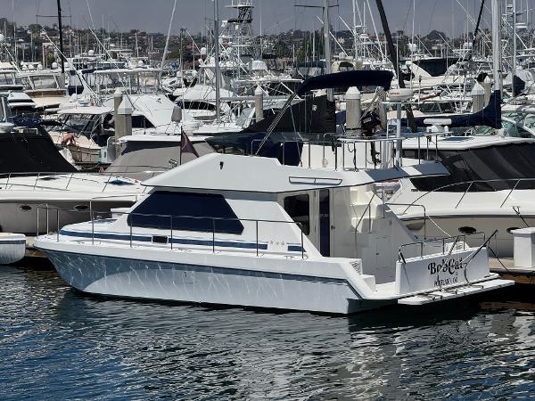 2001 Zeta Flybridge Power Catamaran