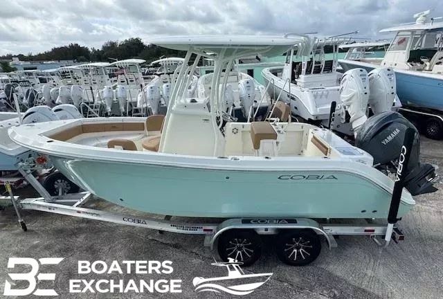 2025 Cobia 220 Center Console