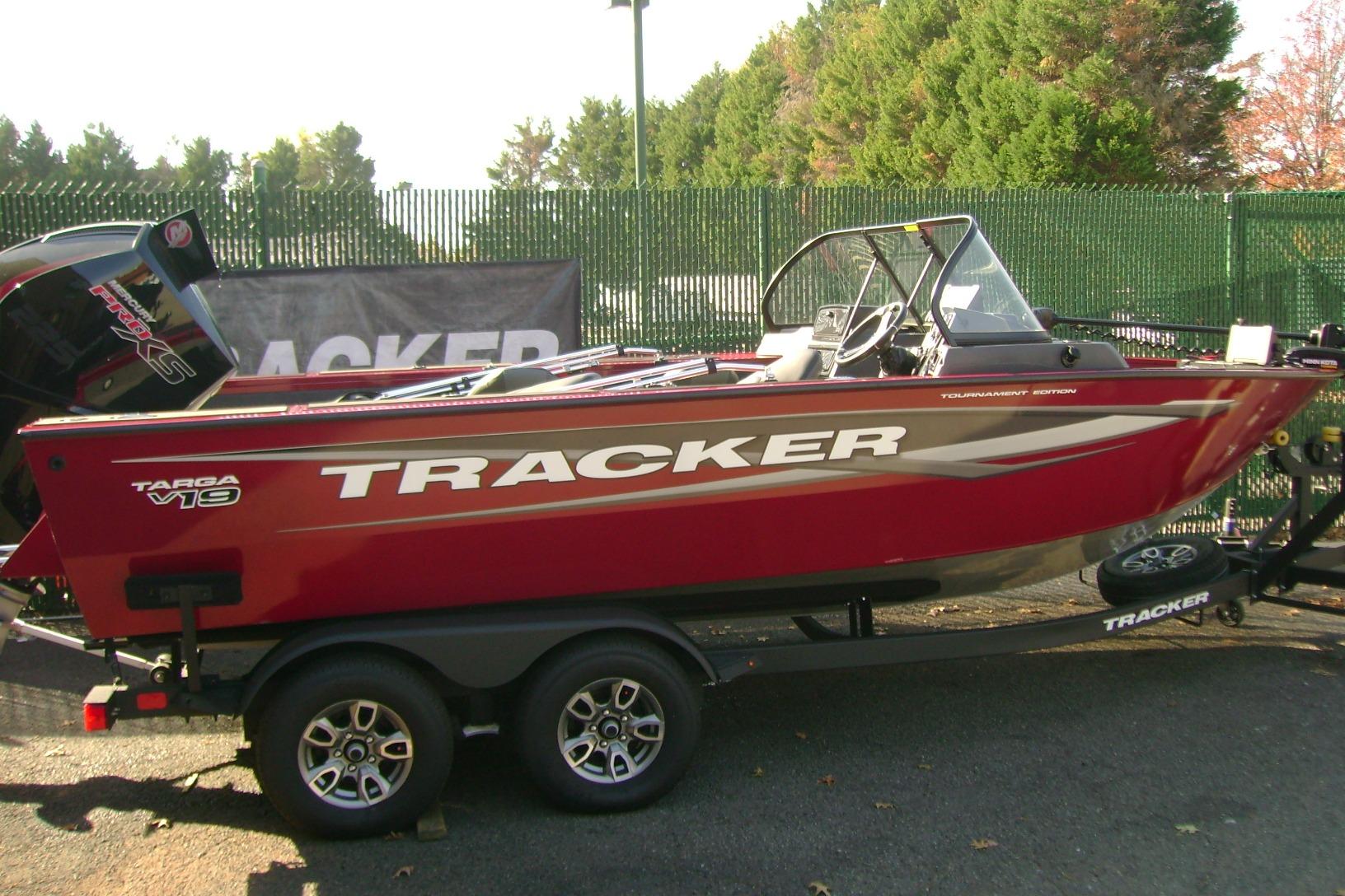 2025 Tracker Targa V-19 Combo