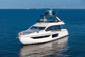 Azimut Fly 68 Azimut 68 Flybridge. Sister ship
