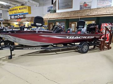 2025 Tracker Pro Team 190
