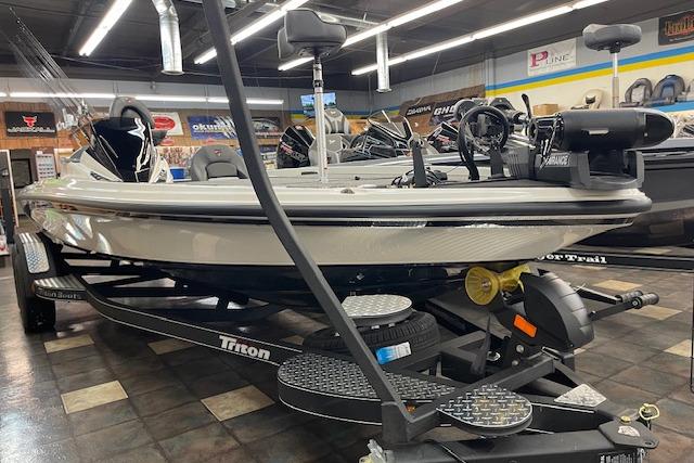 2025 Triton 21XP Patriot