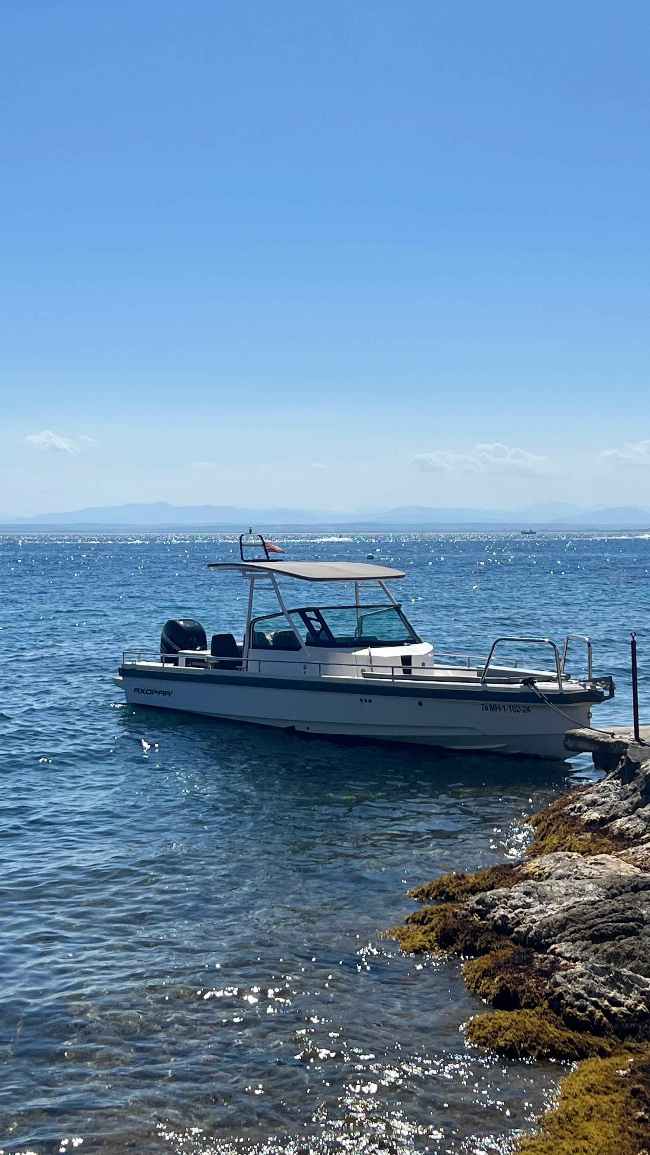 2015 Axopar 28 T-Top