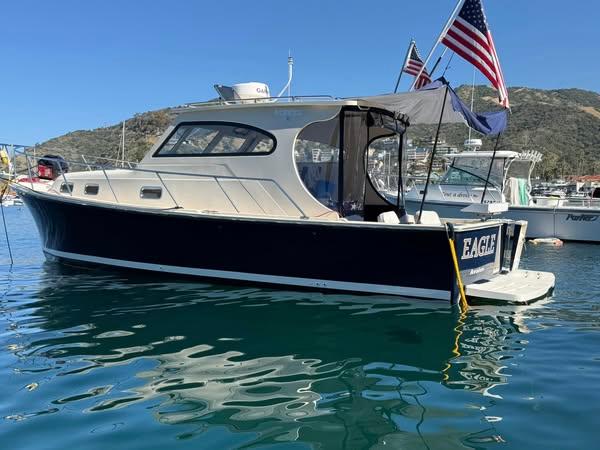 2004 Mainship Pilot 30-II Sedan