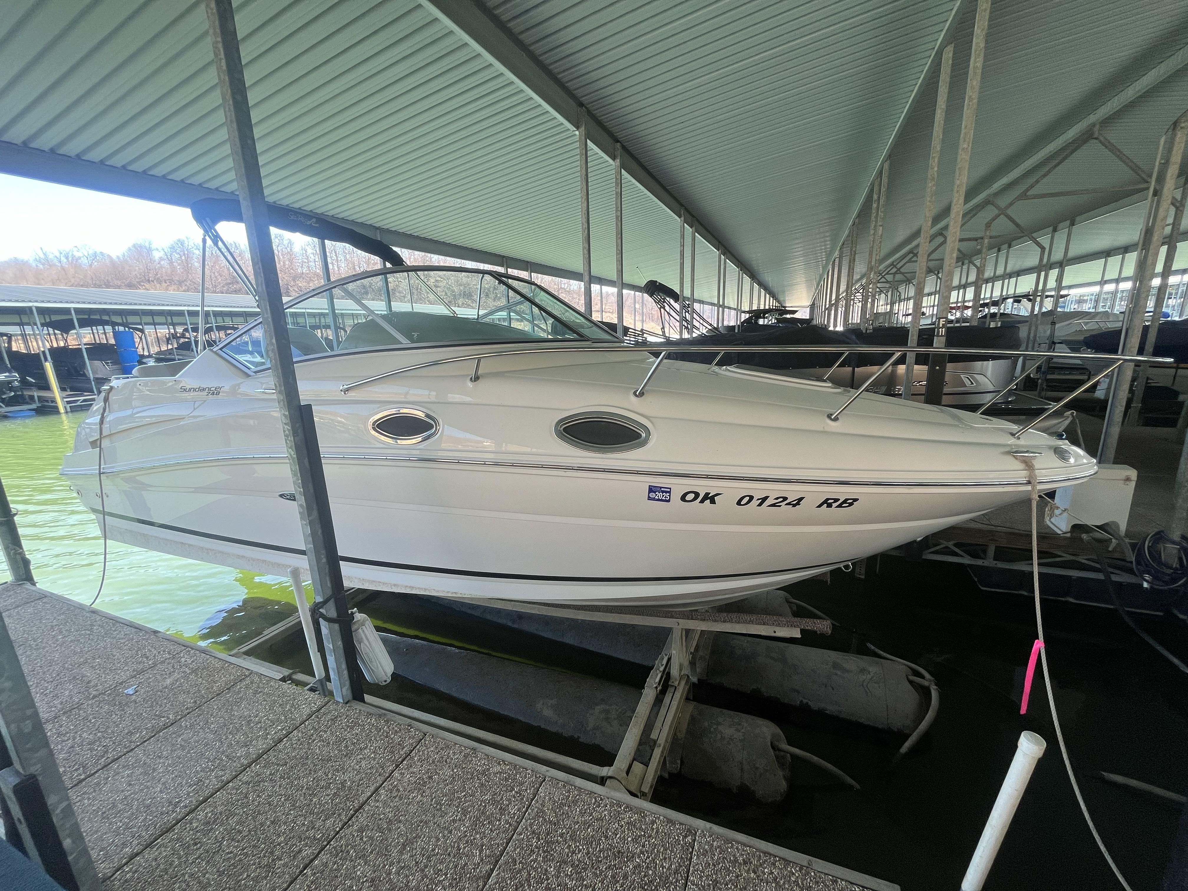 2011 Sea Ray 240 Sundancer