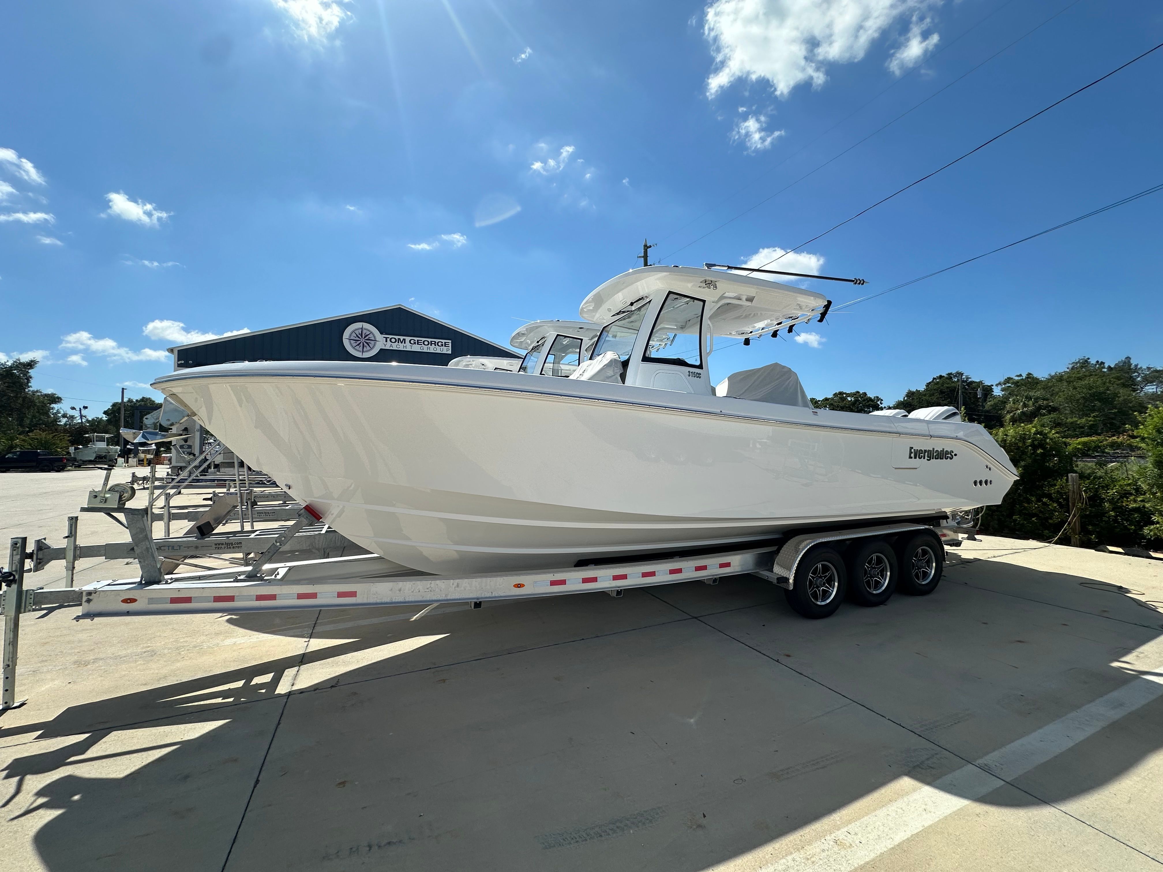 2025 Everglades 315 CC