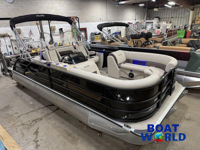 Bentley Pontoons Legacy 223 Swingback Tritoon & Honda 4-Stroke EFI