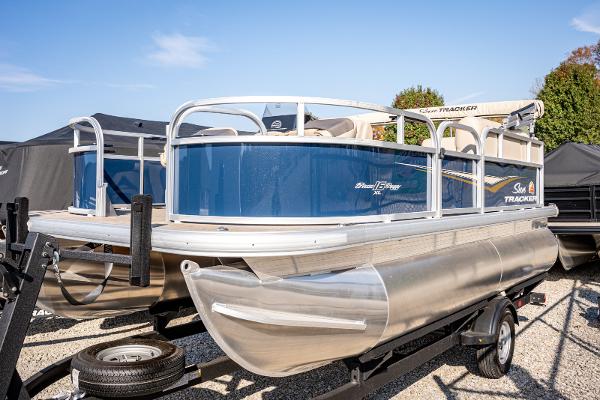 2025 Sun Tracker Bass Buggy 16 DLX