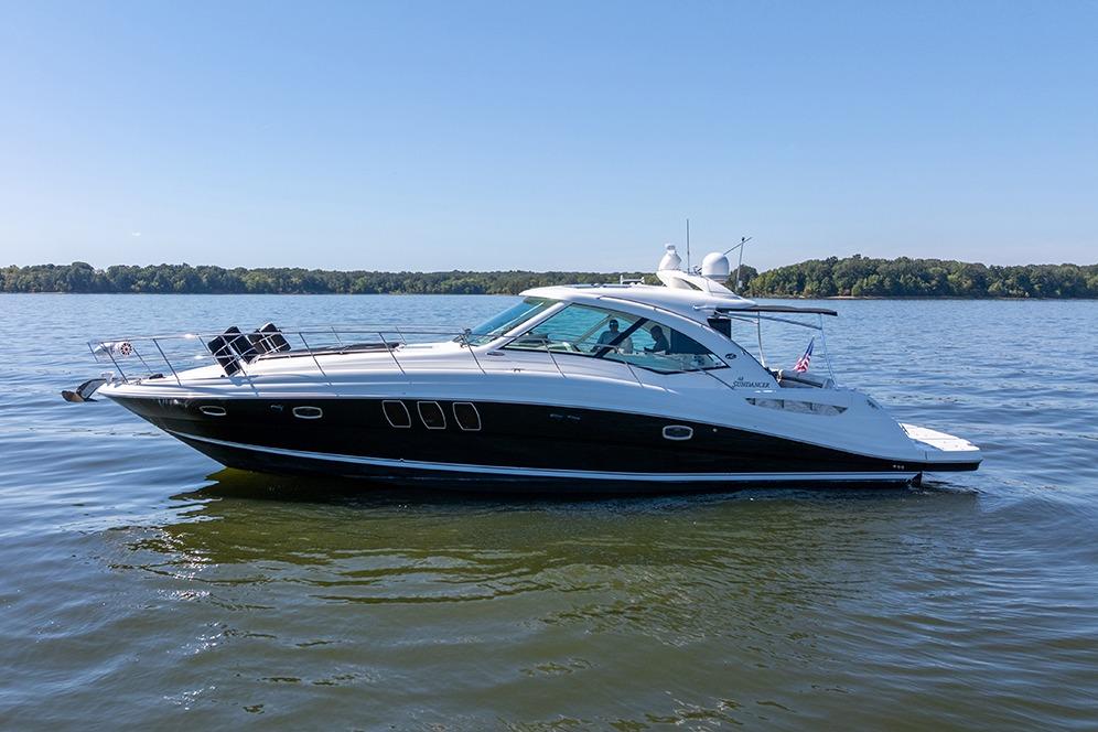 Sea Ray 48 Sundancer Port profile