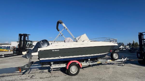 2019 B2 Marine CAP FERRET 572