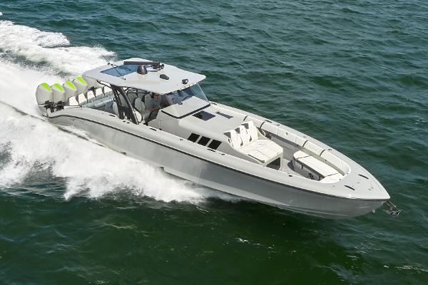 Midnight Express 43' Solstice 2022 Midnight Express 43' Solstice boat cruising on open water.