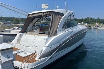 2011 Cruisers Yachts 360 Express