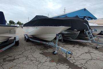 2022 Boston Whaler 210 Montauk