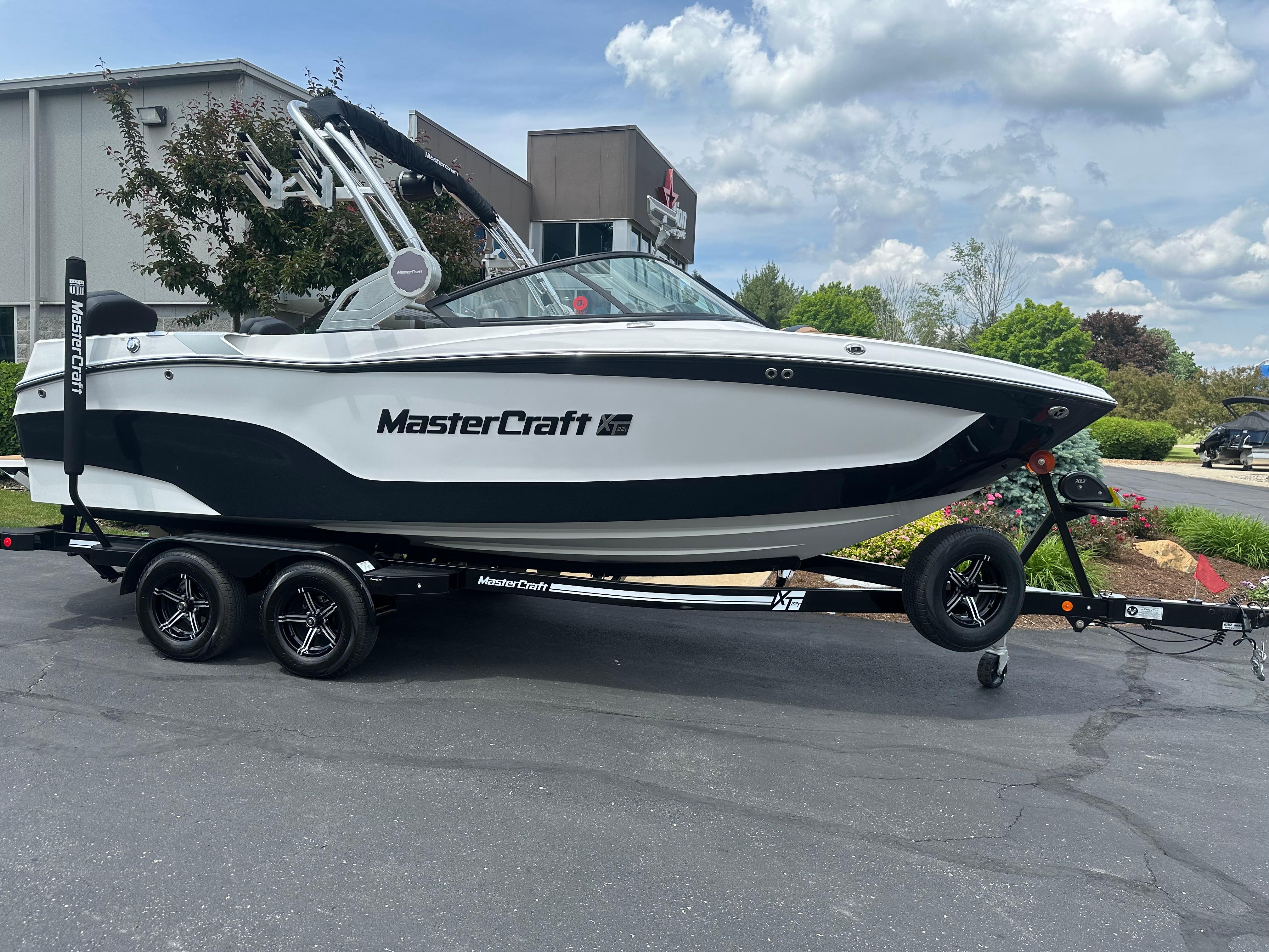 2024 MasterCraft XT22T