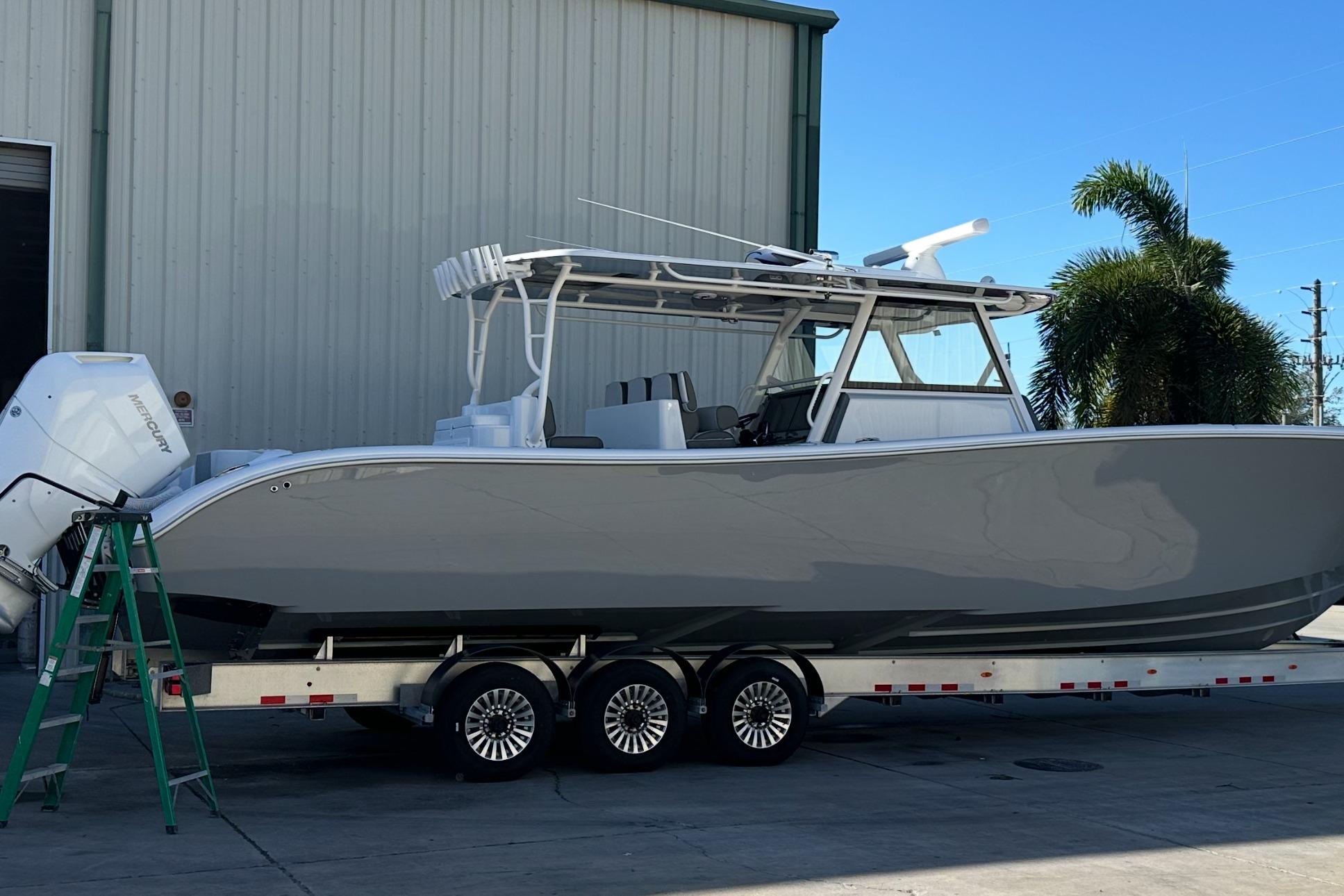 2025 Yellowfin 42 Center Console