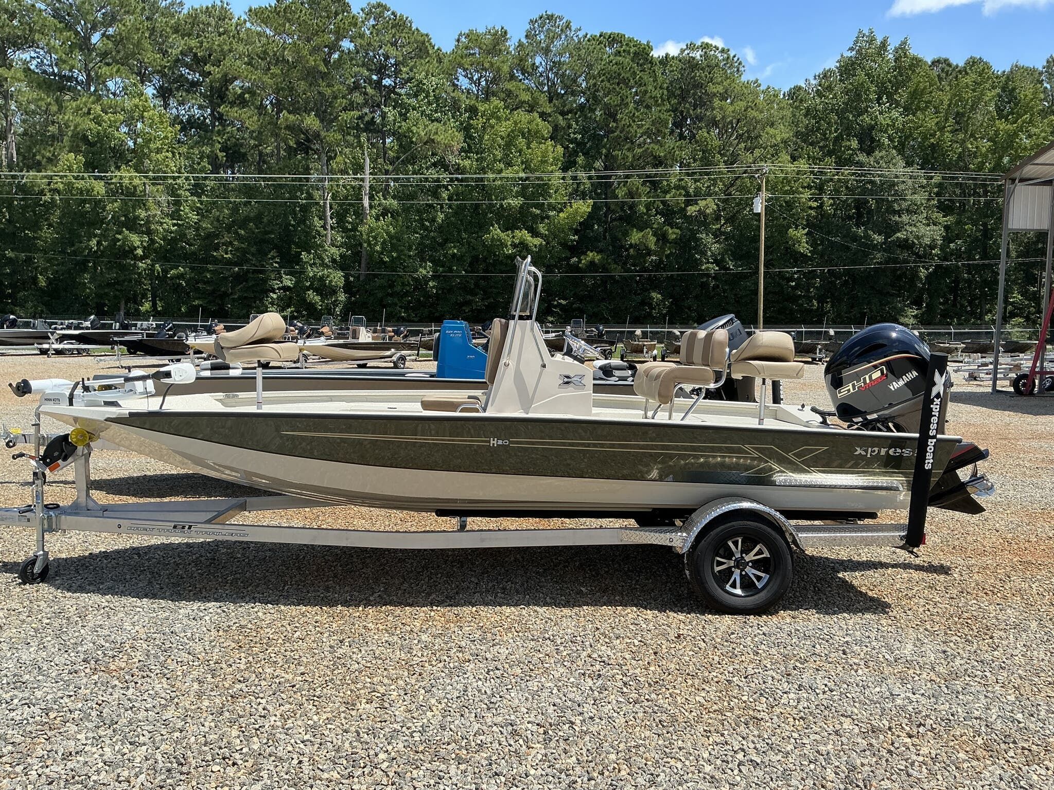 2026 Xpress Hyper-Lift Bay Series H20 Bay