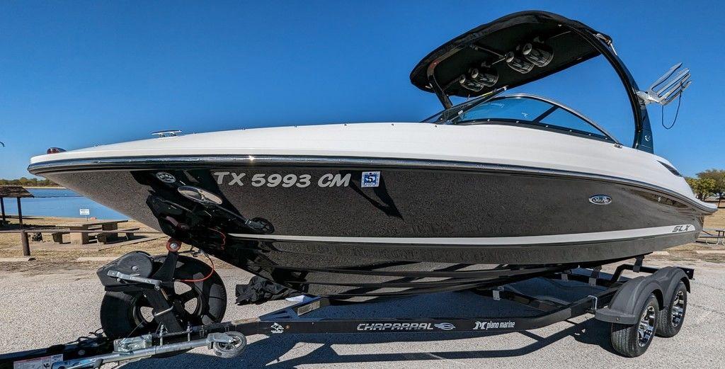 2014 Sea Ray® 230 SLX - Bow Rider w/Hinged Cushions & Storage Below