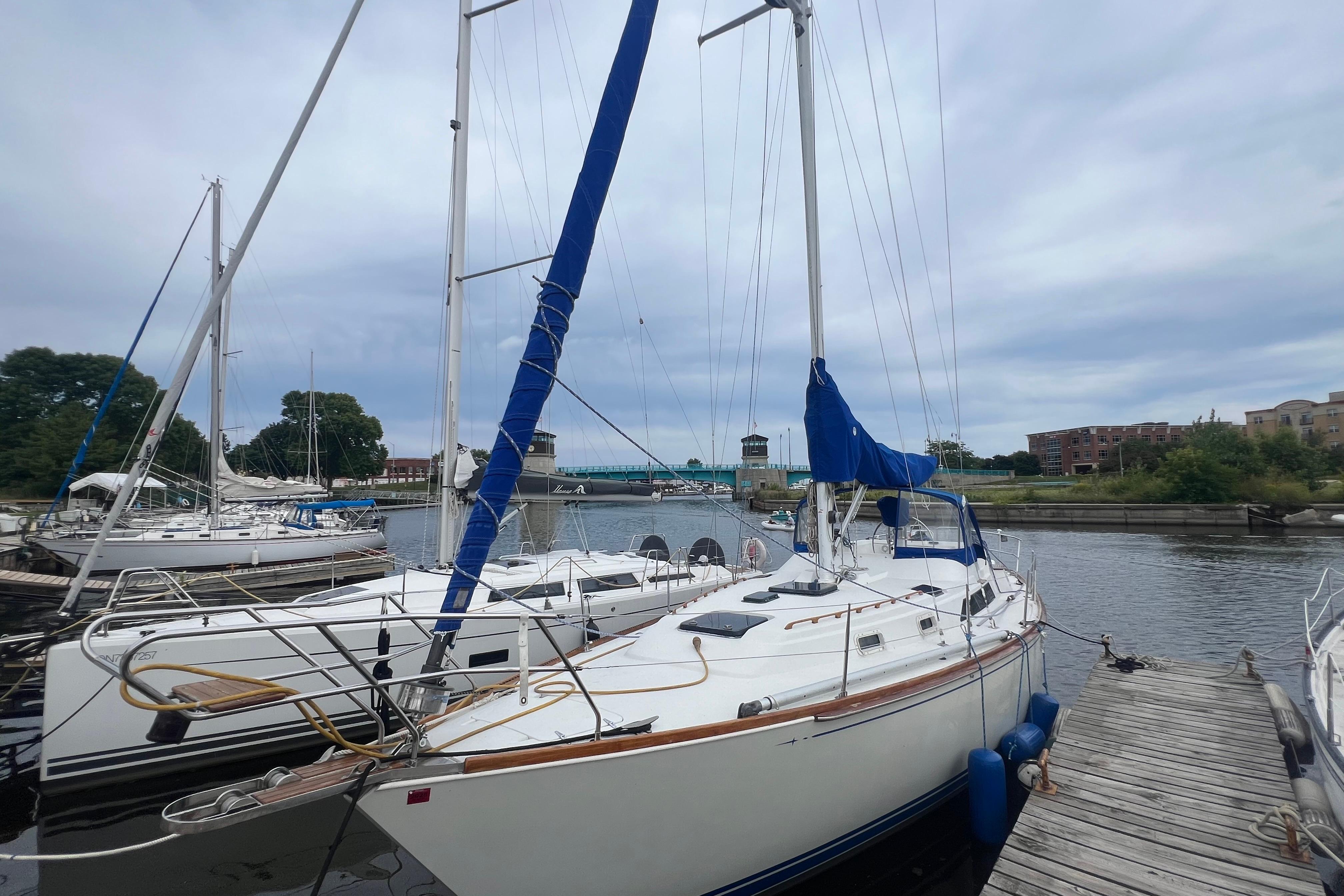 1985 C&C Landfall 39