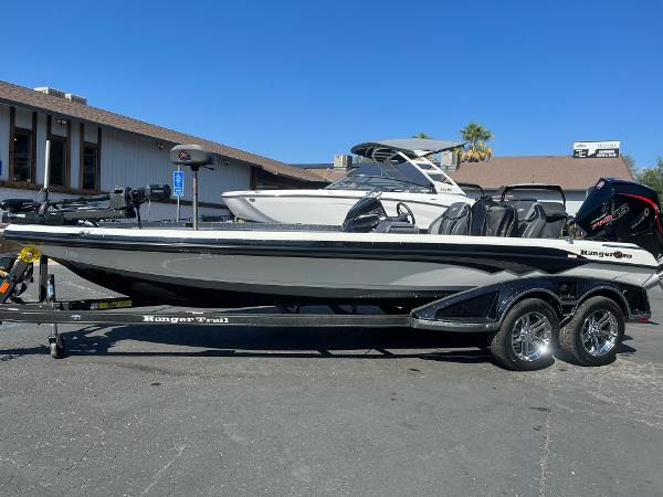 Ranger Z521R Ranger Cup Equipped 2024 Ranger Z521R Ranger Cup Equipped boat on trailer, parked outdoors.