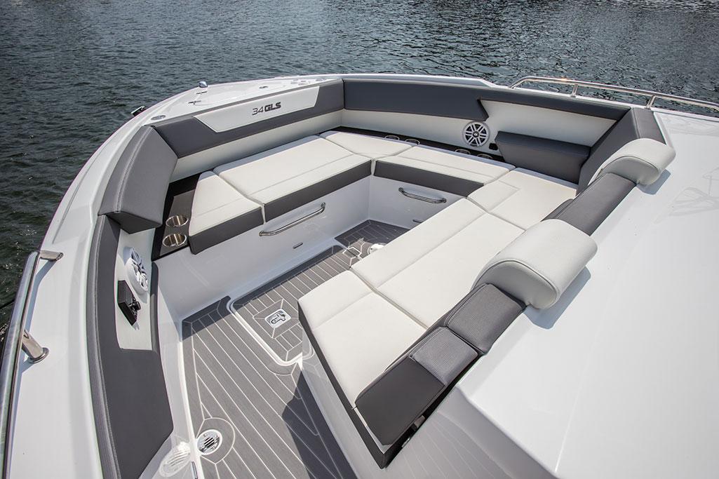 Cruisers Yachts Boat image