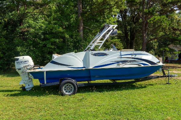 2016 Caravelle Razor 219UU